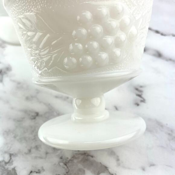Vtg Anchor Hocking Milk Glass Grape Leaf Retro Mid Century Desert Cups Set of 2 - Picture 4 of 12